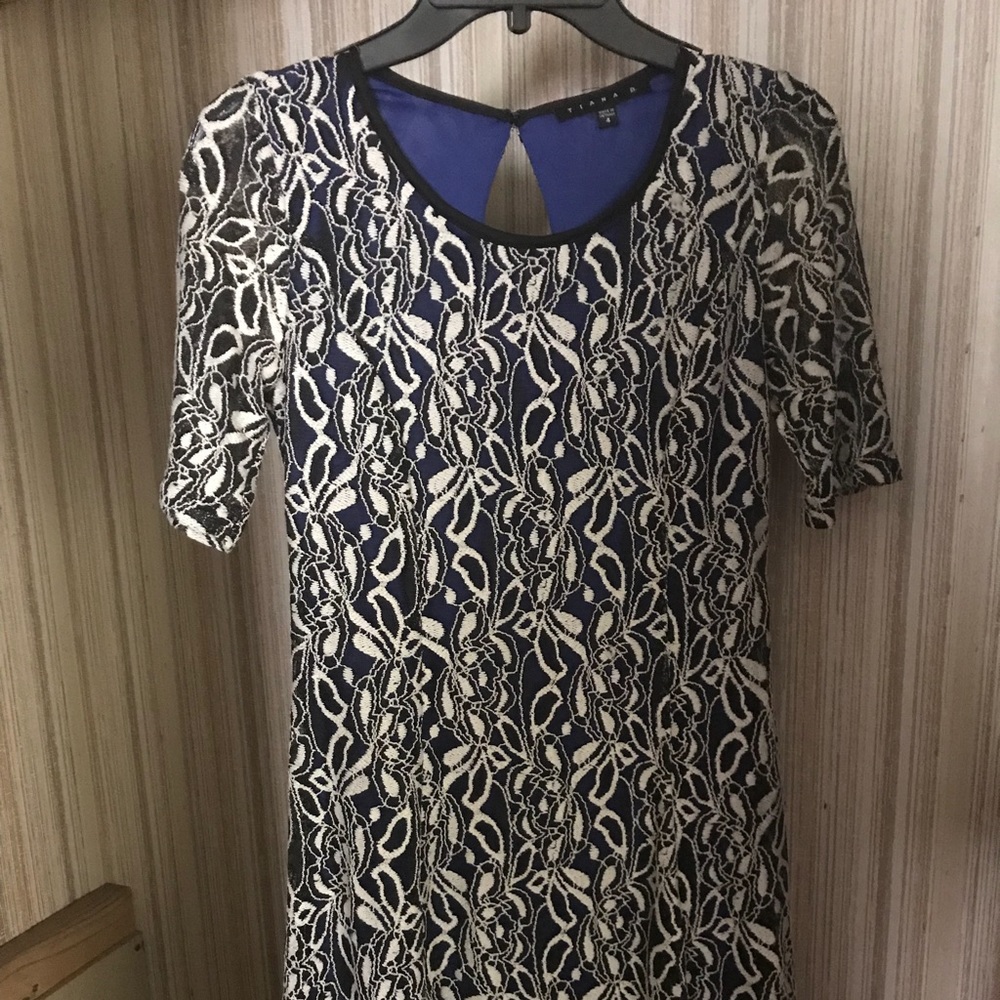 Short sleeve dress blue pattern